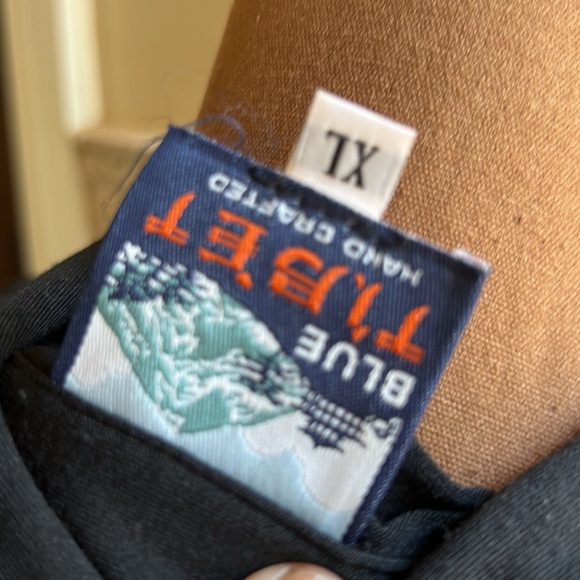 Blue Tibet Dragon Embossed Button Down Sz M Black Streetwear - Picture 3 of 4